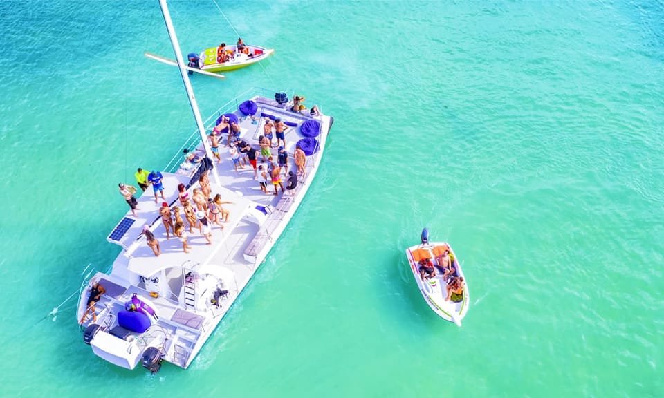 Punta Cana Area: Party Cruise with Parasailing and Open Bar - Immagine 4