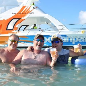 Escursione in catamarano con party boat (baia di Taino e cala d'ambra)