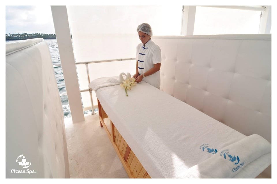 Punta Cana: Escursione per soli adulti all'unica DaySpa galleggiante