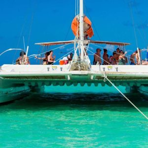 Esperienza in catamarano sull'isola di Saona con pranzo da Punta Cana